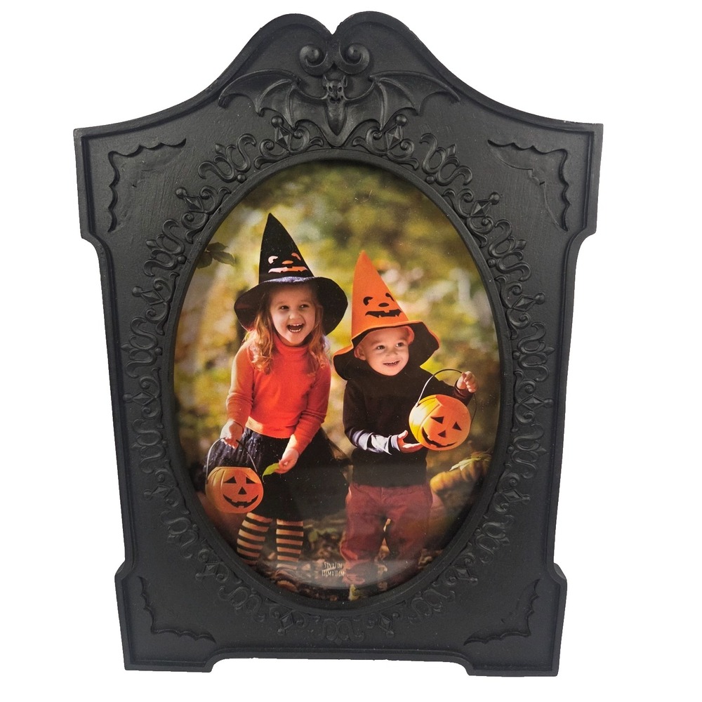 Isaac Jacobs Picture Frame Adults 4x6 Black New Gothic Bat Skull Halloween Decor